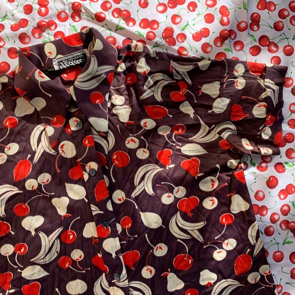 Thrashed 70s Cherry Banana Pear Button Down - Picture 2 of 15